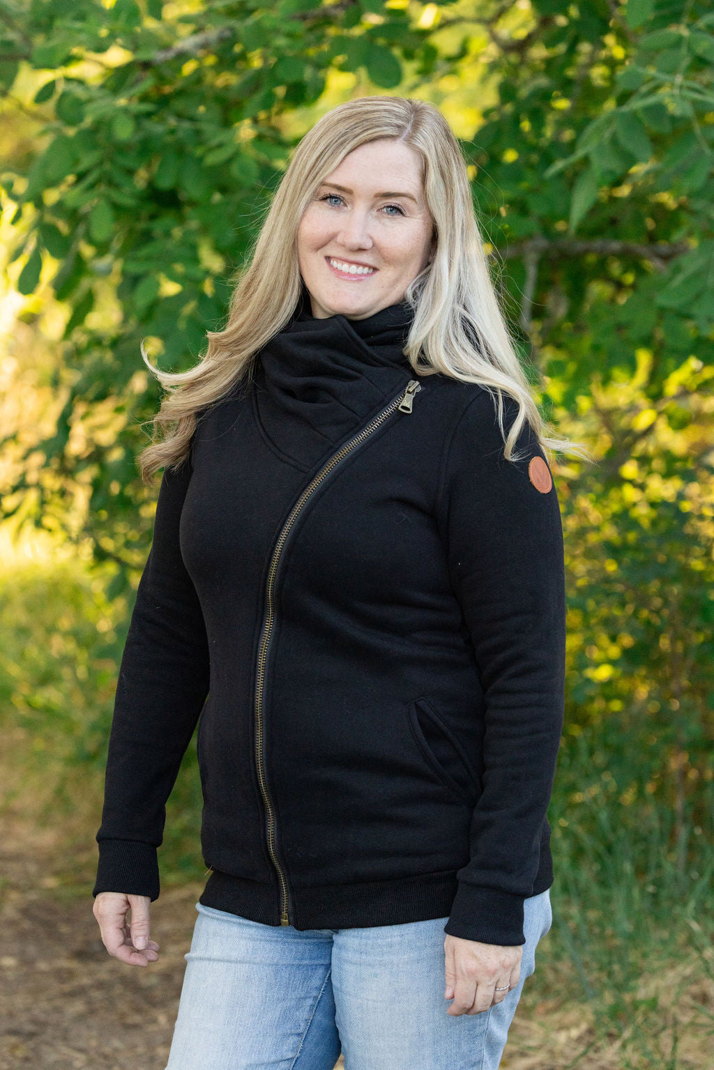 Quinn ZipUp Cowl - Black | Women's Hoodie