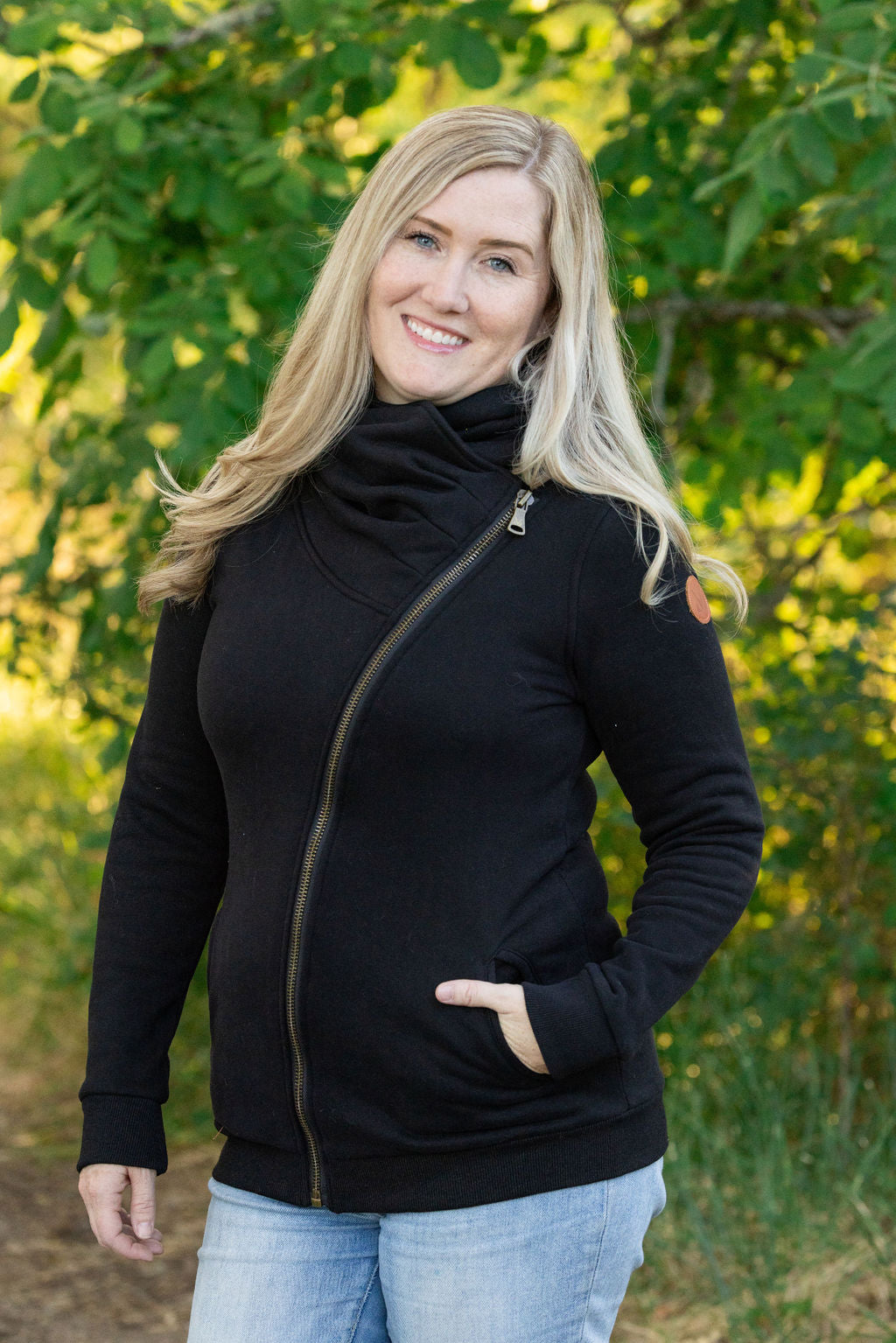 Quinn ZipUp Cowl - Black | Women's Hoodie