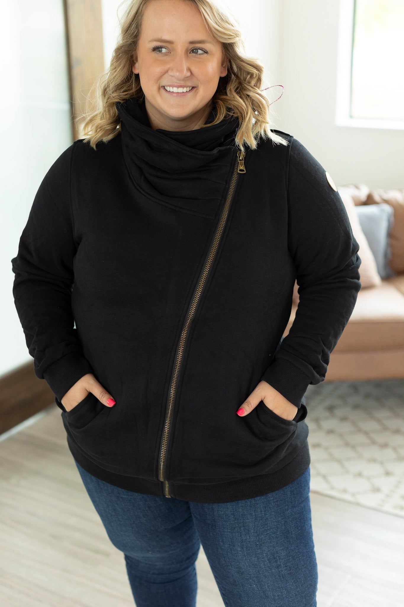 Quinn ZipUp Cowl - Black | Women's Hoodie