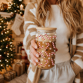 Holiday coffee bar decor – candy cane and snowflake 17oz glass cup
Unique Christmas coffee gift – 17oz glass tumbler with bamboo lid
Candy cane and snowflake coffee tumbler – holiday drinkware gift