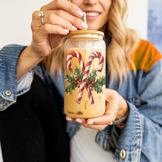 White elephant gifts candy cane holly glass tumbler 17oz - Christmas traditional party drinkware bamboo lid
Christmas kitchen decor – glass cup with candy cane and holly wreath holiday wrap