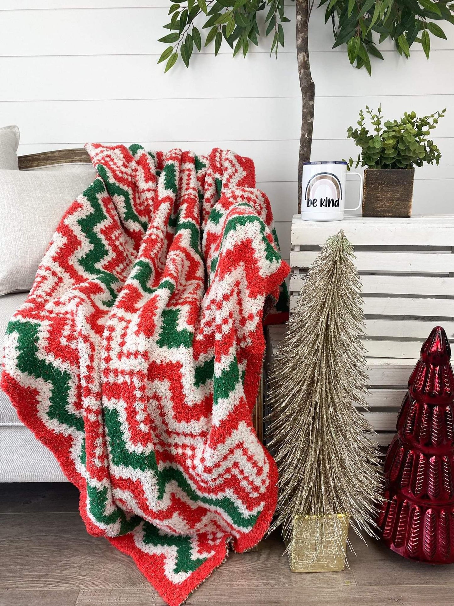 Plush and Fuzzy Blanket - Holiday Chevron