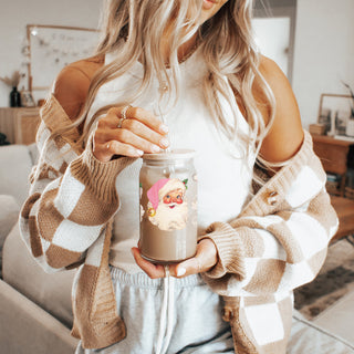 17oz holiday glass tumbler - Christmas vintage Santa pink hat coffee cup gifts - Retro festive drinkware bamboo lid
Festive holiday coffee cup – pink Santa face Christmas glass tumbler