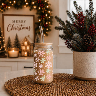 Christmas winter drinkware glass tumbler 17oz - Pastel snowflake pink mint bamboo lid - Holiday coffee cup
Christmas coffee mug gift – festive snowflake glass cup for holiday drinkware
Christmas snowflake glass cup 17oz glass straw - Pastel pink mint holiday tumbler bamboo lid - Winter festive gift