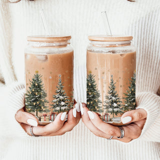 Winter wonderland tumbler cup - snowy Christmas tree design glass drinkware
Holiday drinkware - bamboo lid glass cup with Christmas patterns and designs
Christmas party cups - festive glass tumblers for holiday entertaining
