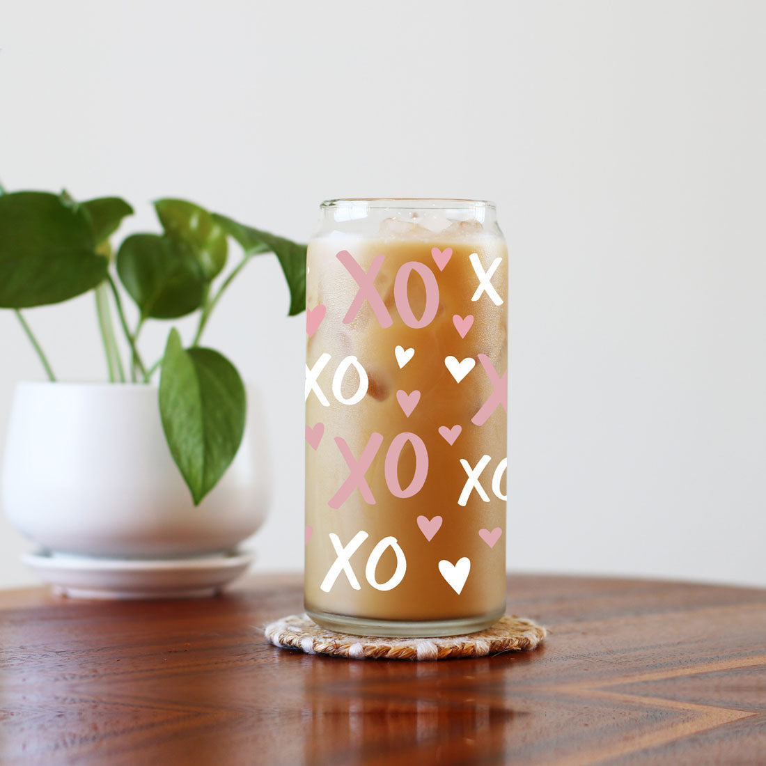 Playful 20oz glass cups, bamboo lid, pink XO’s and hearts.
Fun pink XO’s and hearts 20oz glass cups with bamboo lid.
Adorable 20oz glass cups with bamboo lid, XO’s and hearts design.
20oz glass cups with bamboo lid, featuring pink XO’s and hearts.