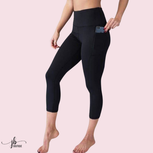 Black capri side pocket leggings
